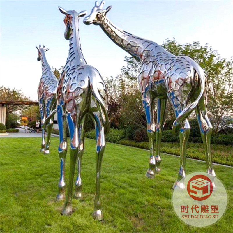 定制不銹鋼雕塑幾何鏡面鹿鏤空動(dòng)物景觀園林房地產(chǎn)售樓部公園擺件